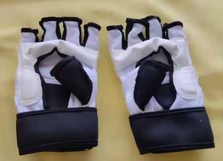 Rękawice bokserskie do taekwondo, MMA, muay thai. r. M.