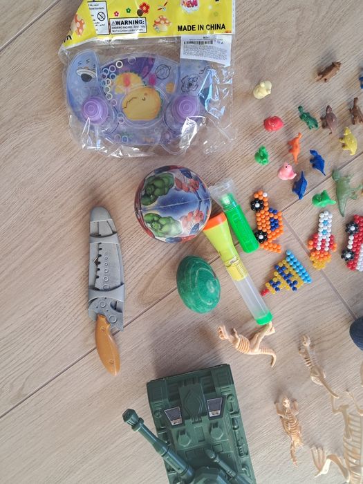 Віддам іграшки,  пазли