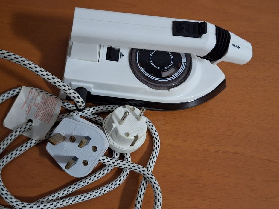 Ferro de engomar de viagem