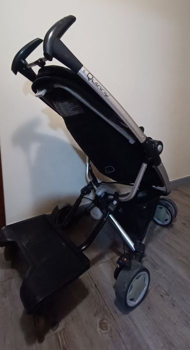 Carrinho Quinny com plataforma para irmãos