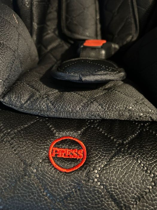 Nowy fotelik samochodowy, nosidełko