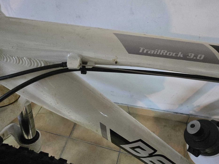 Bicicleta Berg Trailrock 9.0 Aluminium e capacete