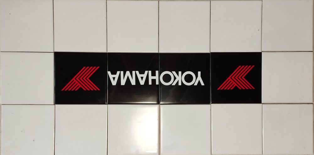 Painel de azulejos publicitarios Yokohama