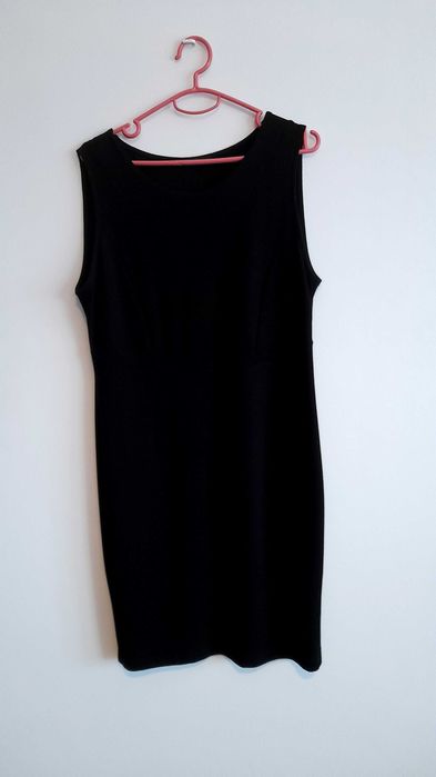 Varios vestidos compridos midi varias cores varios tamanhos.