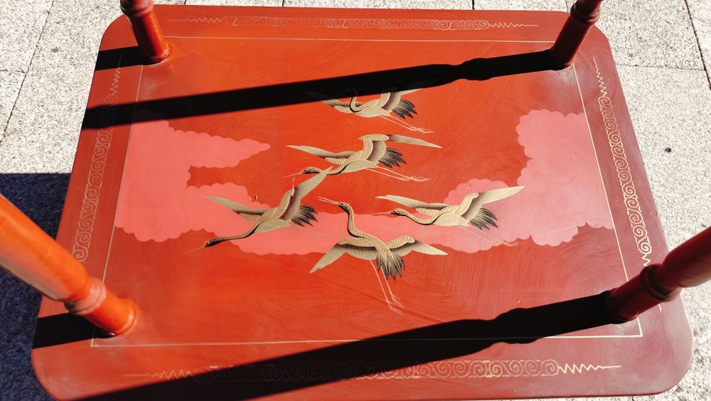 Mesa de dois níveis estilo Bagues vermelha japonesa