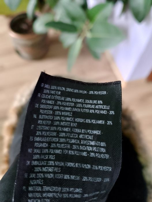 Czarna Czapka Zimowa Uszatka Pilotka Ze Sztucznym Futrem Barts