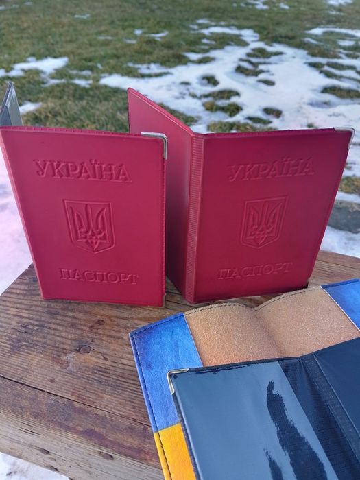 Обложка на паспорт-2шт,кожанная обложка-1шт,обложка загранпаспорт-1шт.