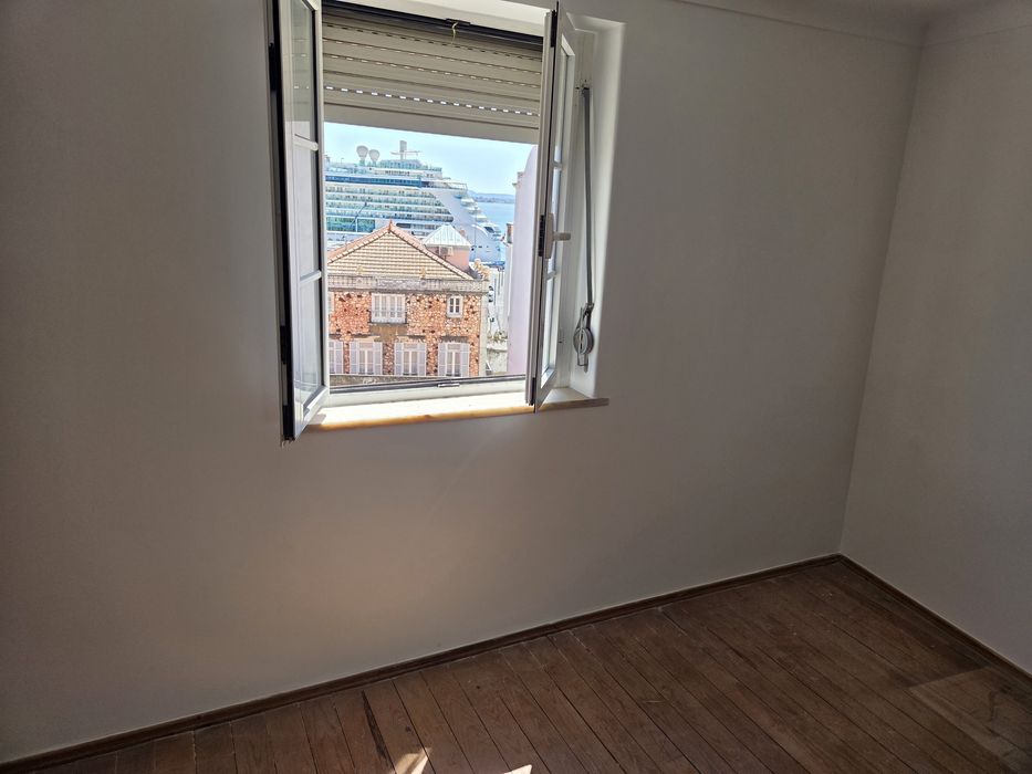 Alugo quarto em Alfama