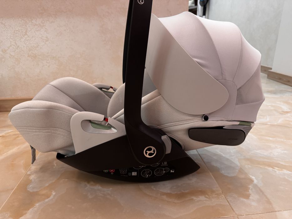 Продам дитячу автолюльку cybex