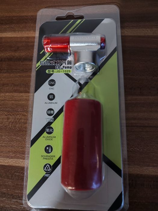 Pompka rowerowa CO2, nowa.