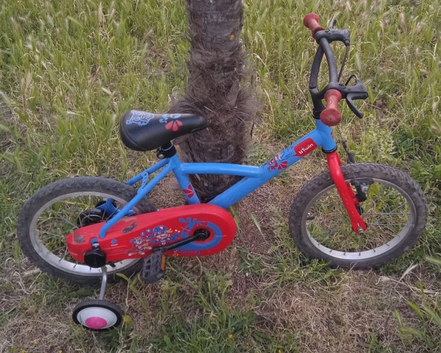 Bicicleta de criança com rodinhas