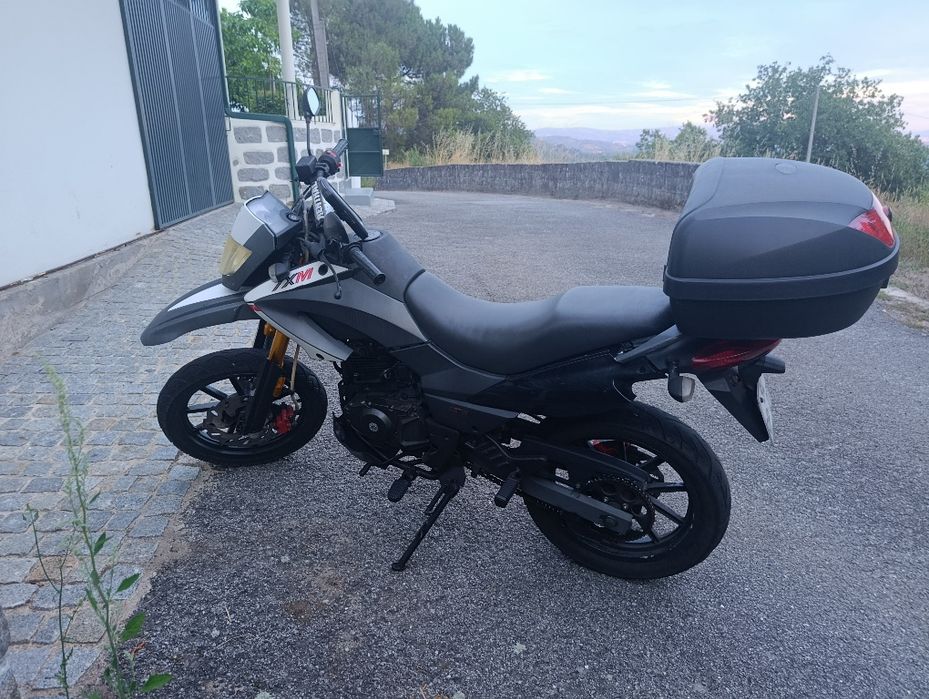 Kewway tx 125 sm + top case