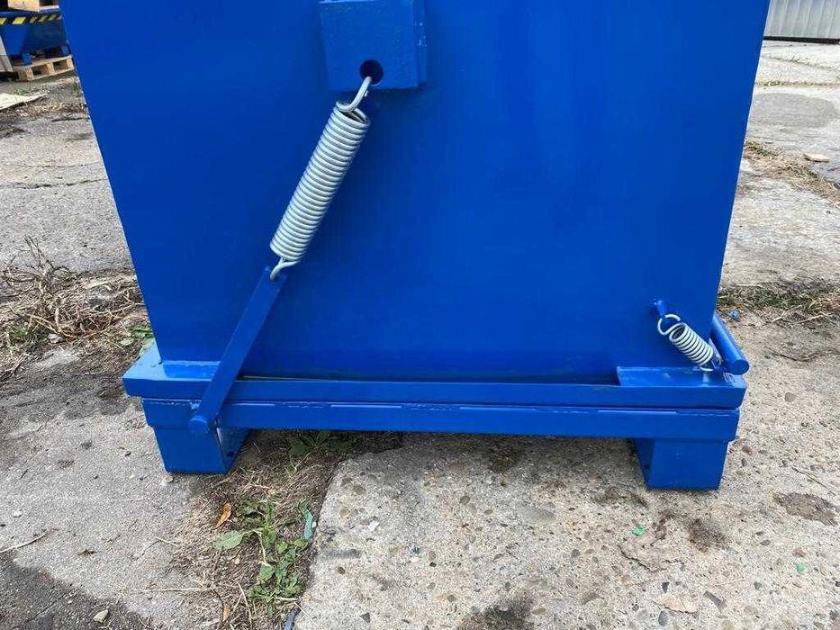 Pojemnik Z Uszami Do Widlaka Otwierane Dno - PMD 1000L kontener
