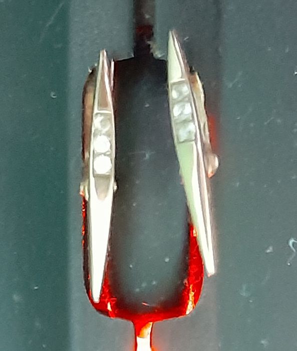 Золотые серьги 1.96г,