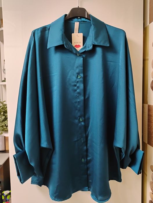 Koszula satynowa z szerokim rękawa kimono