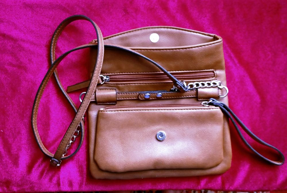 Сумки шкіряні жіночі  через плече Nine West.