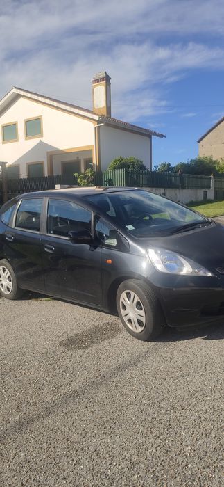 Honda Jazz 2010 em bom estado