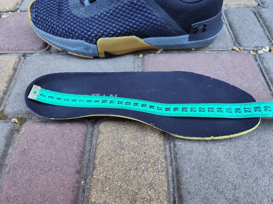 Кроссовки Under armour 43,5  / 44