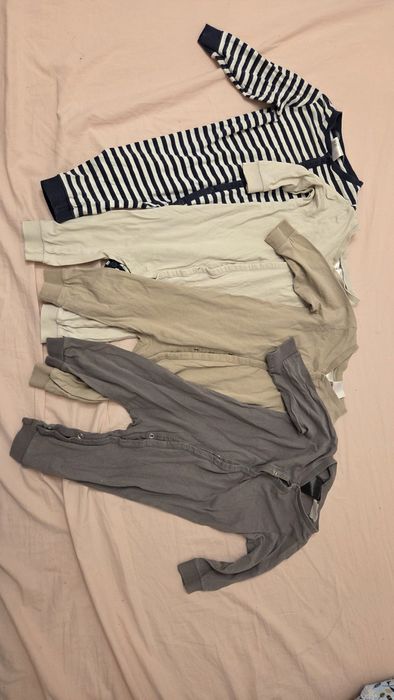 Piżamki jednoczęściowe hm 74 4szt plus 3 szt. Razem 7szt piżamy