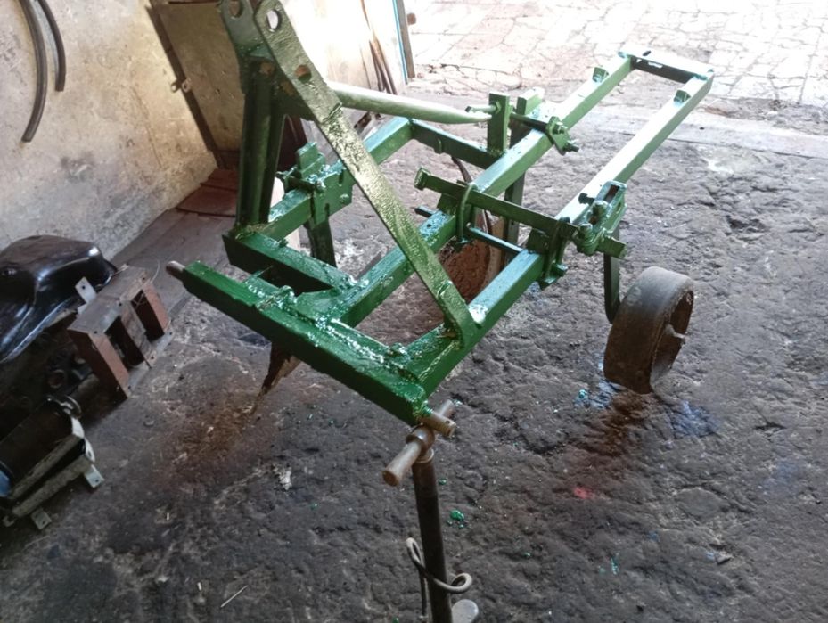 Плуг двохкорпусний до т25 китайця
