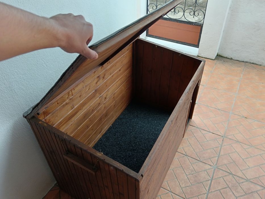 Casota para cão de madeira