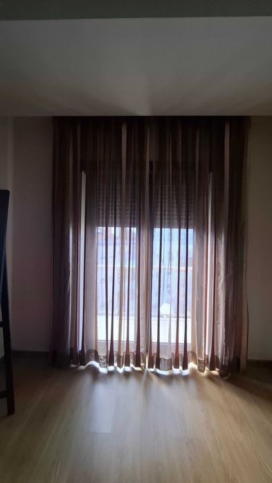 Cortinado de tecto com calha – elegante efeito onda