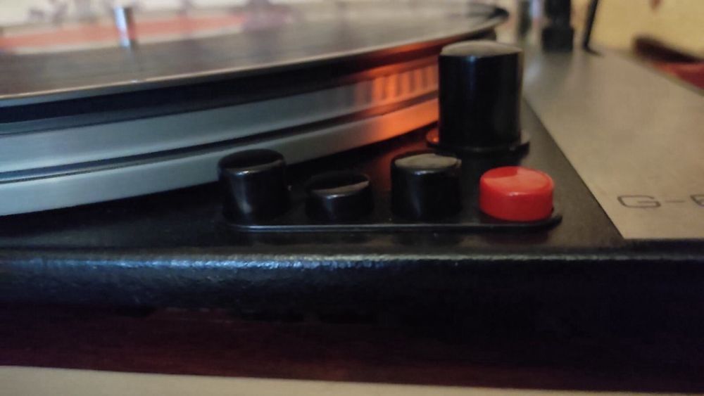 Виниловый проигрыватель Вега 106 , обслужен .