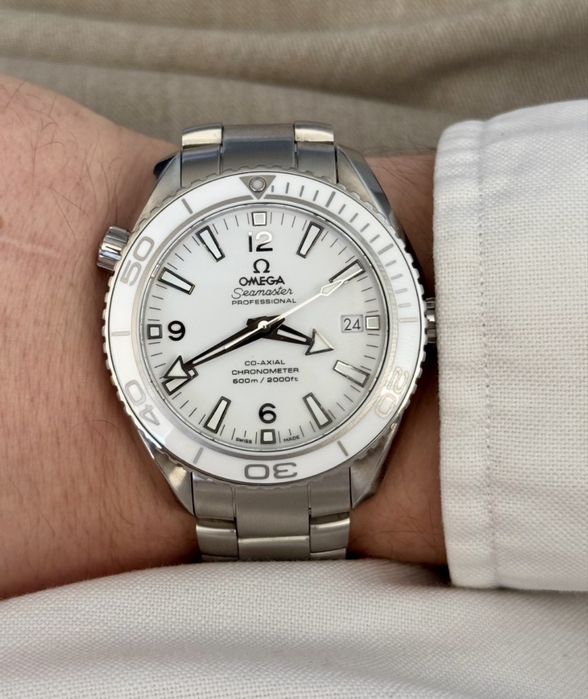 Zegarek Omega Seamaster Planet Ocean 42 mm White Polar - Idealny