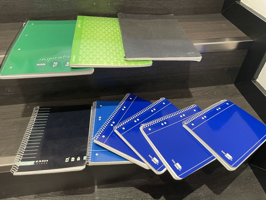 Material escolar 10 reguas de 30cm + 10 reguas 40cm + 8 esquadros + 4 cadernos Portugues e matematica tudo Novo