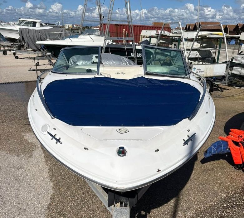 Barco proa aberta Sea ray