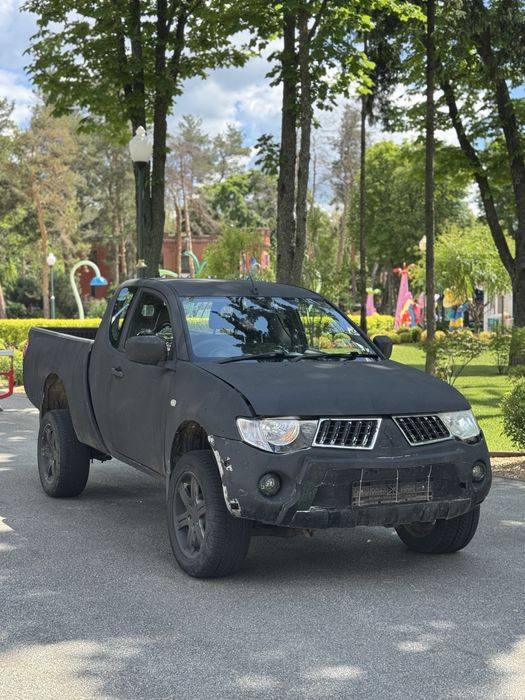 Продам Mitsubishi L200 2.5tdi 4x4 2014г.в в В Харькове!
