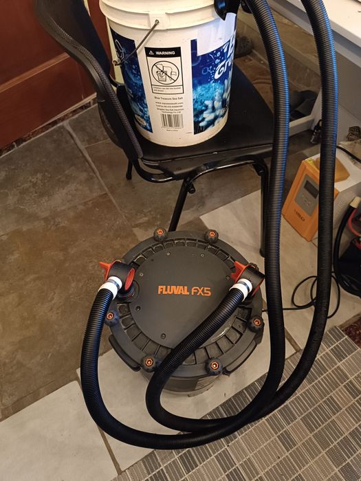 Продам акваріумний фільт фх 5, працює тихо, в ідеальному стані