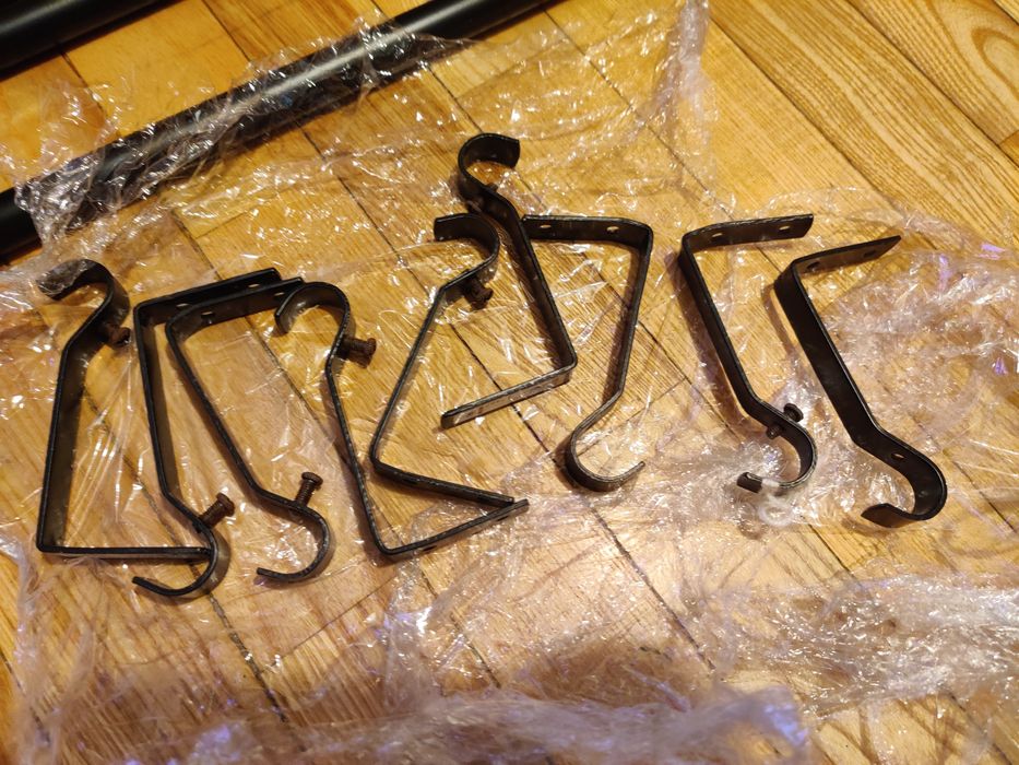 3 varões pretos com acessórios