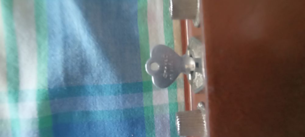 Cofre antigo  Chaves do Areeiro