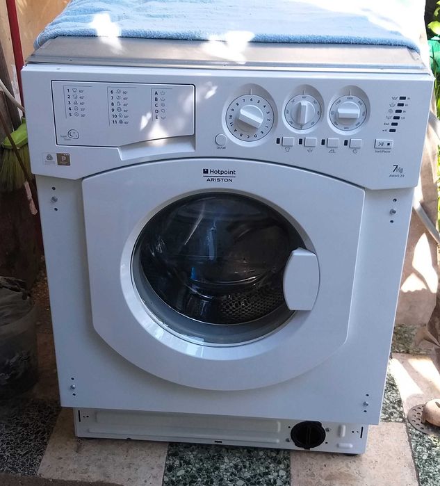 Máquina de Lavar Roupa Ariston Hotpoint 7 kg encastrar (entrega)