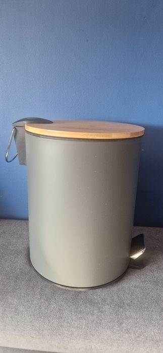 Kosz łazienkowy.Nowy 5l.
