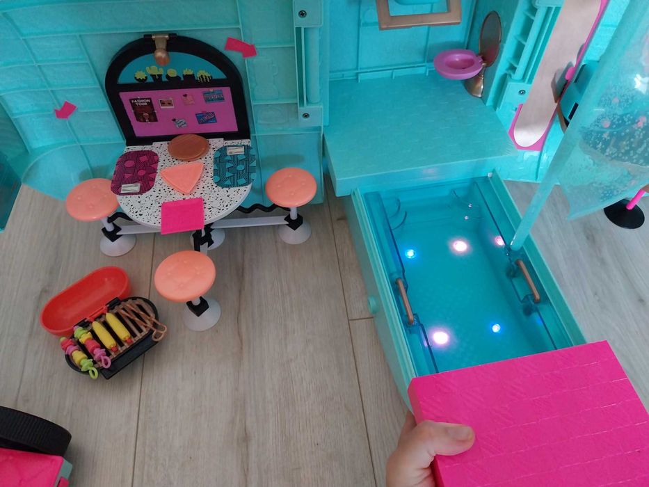 Glamper LOL plus gratis lalki LOL