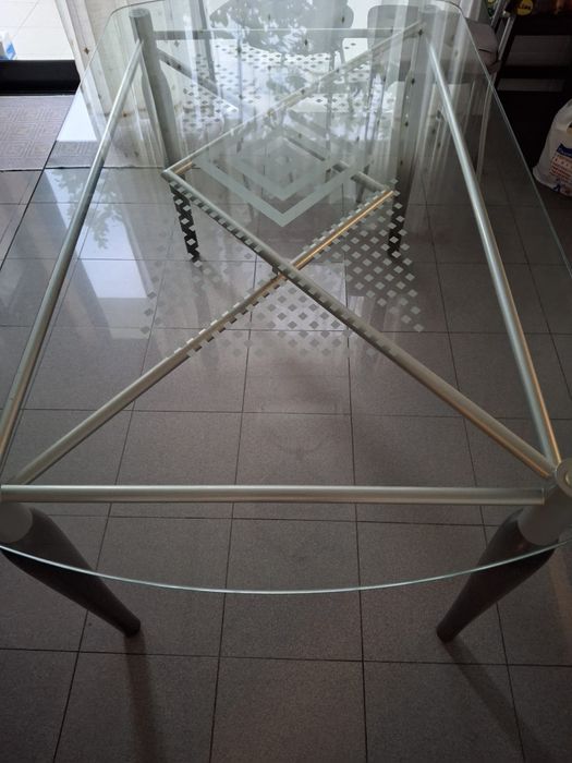Mesa de vidro para refeição