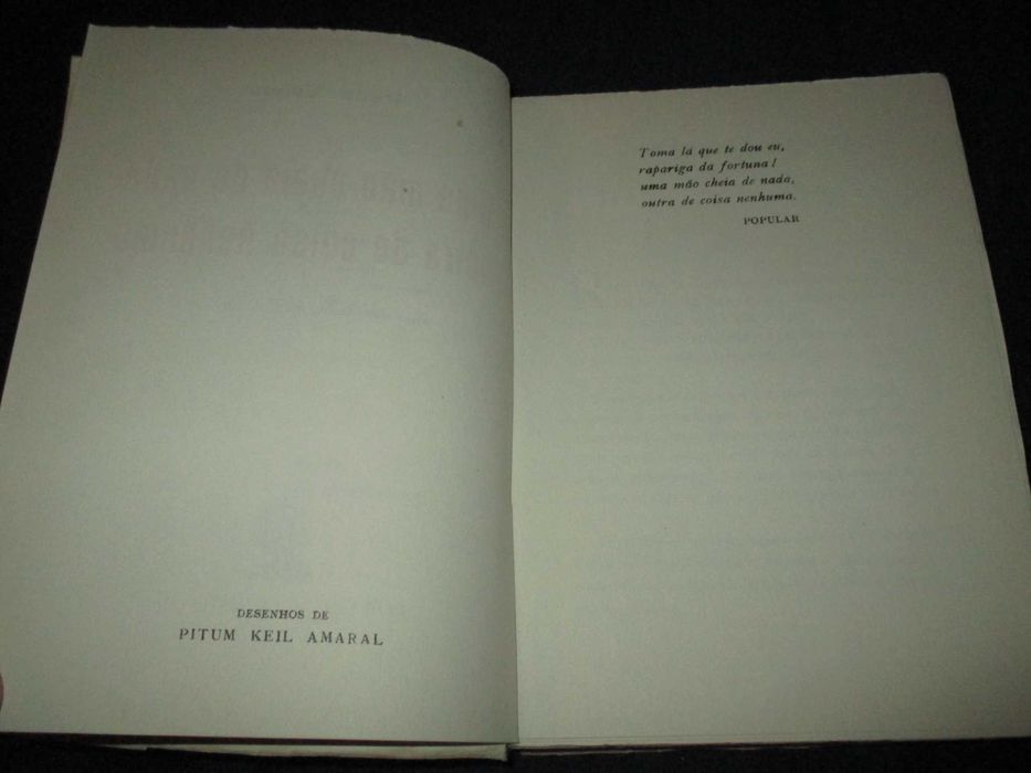 Livro Uma Mão Cheia de Nada outra de Coisa Nenhuma