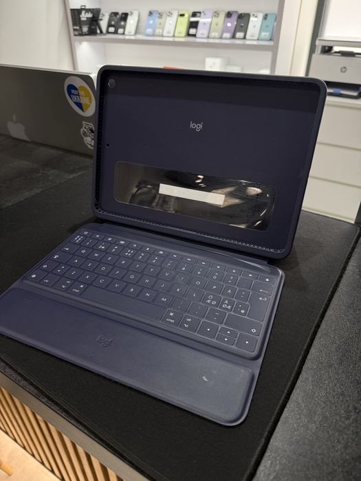 Чохол клавіатура для iPad 7,8,9 б/у