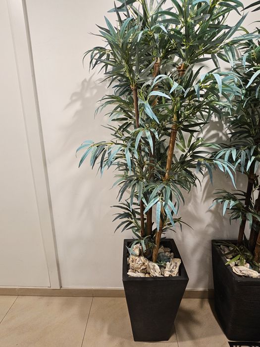 Vaso com planta artificial