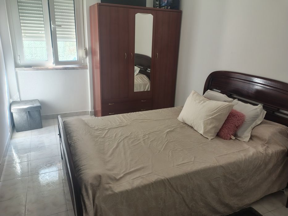 Arrenda se quarto