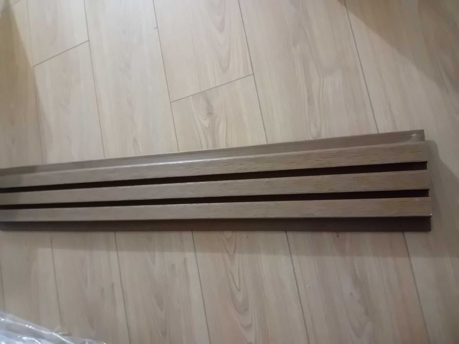 Réguas de compósito para decoração