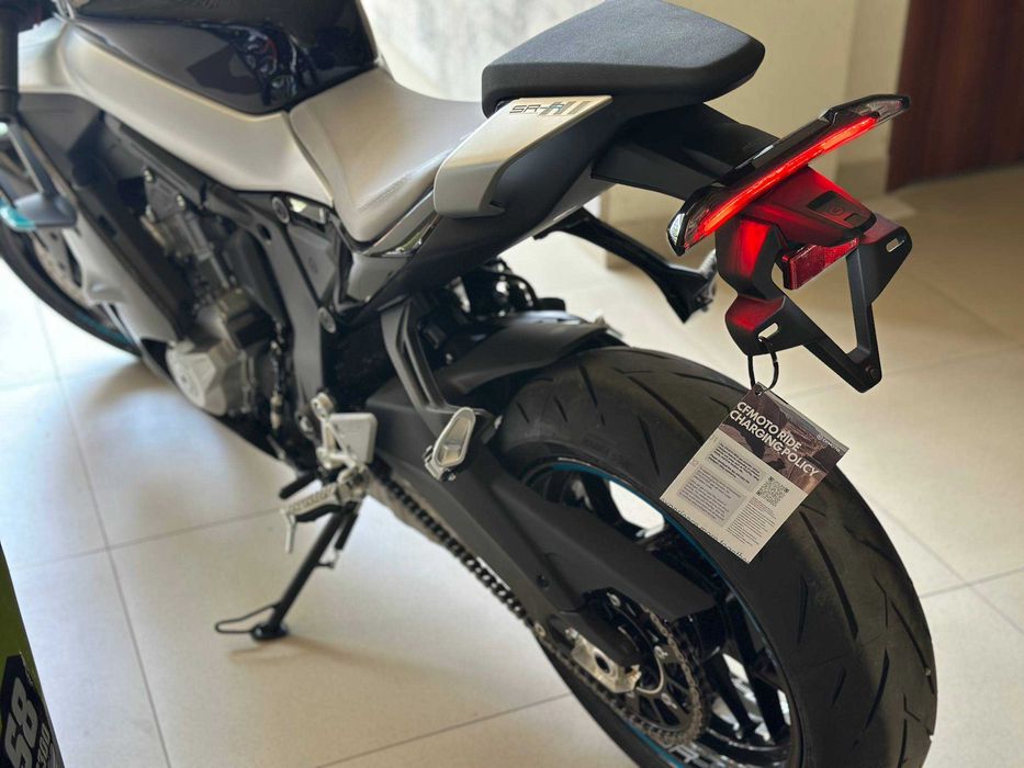 Мотоцикл CFMOTO 675SR-R