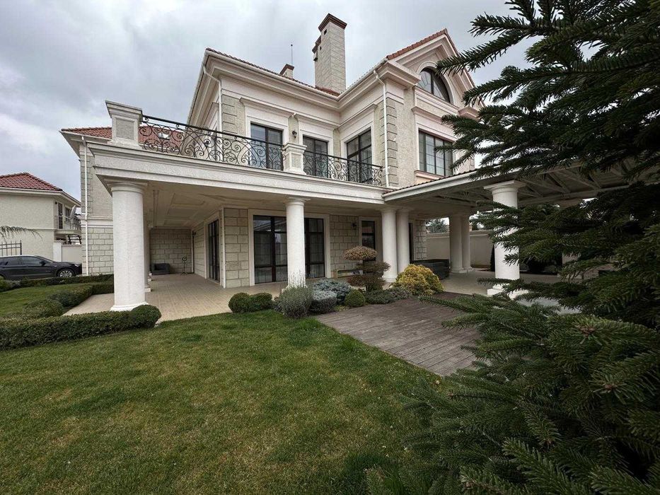 Елітний будинок •  СПА-зона • Кінотеатр • Баня • Більярдна