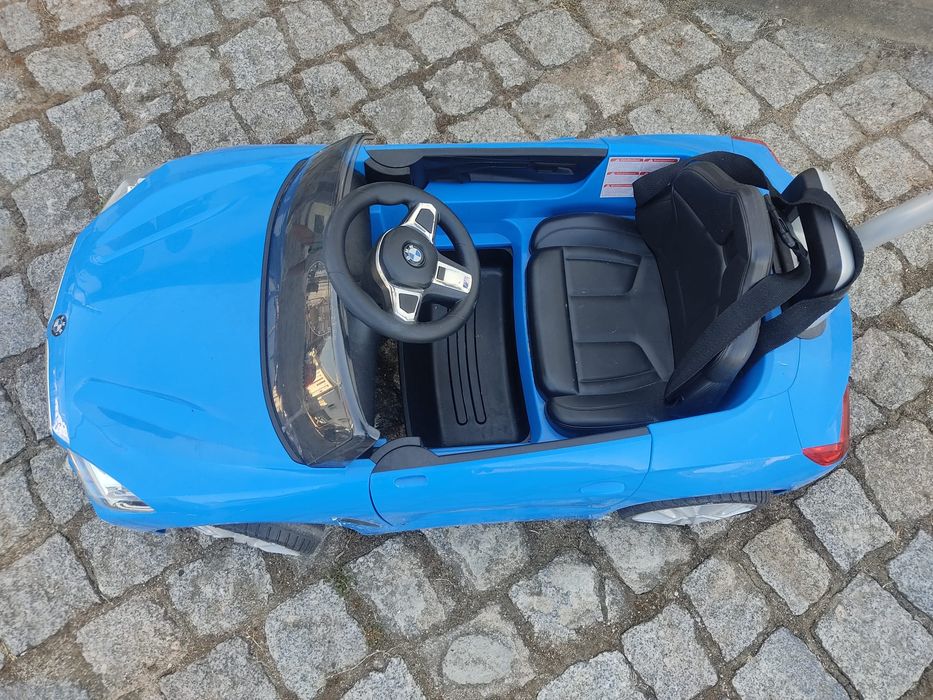 Carro Infantil BMW de Empurrar – Muito Bom Estado