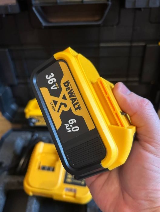 Безщітковий Ударний  шуруповерт DeWALT 36V 6AH металевий патрон 13мм