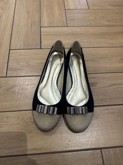 Buty baleriny rozmiar 38 złoto czarne.