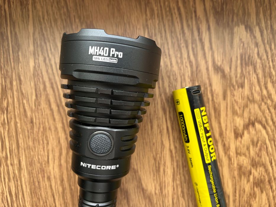 1300 метрів Дальнобійний ліхтар Nitecore MH40Pro + акумулятор 10000мАг