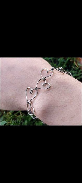 Pulseira artesanal correia de corações em aço inoxidável